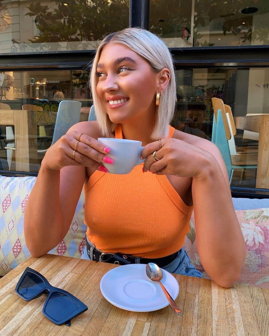 ASOSさんのインスタグラム写真 - (ASOSInstagram)「The face you make when you see the waiter bringing over your food 📸 @imhannahwhiting 🔎 Weekday singlet in neon orange (1459409)」6月23日 17時15分 - asos