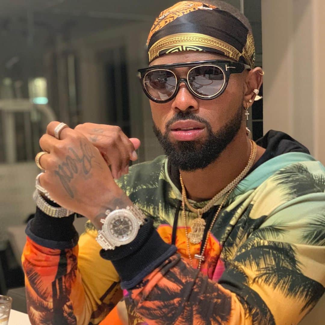 ホセ・レイエスのインスタグラム：「Firme🙏」