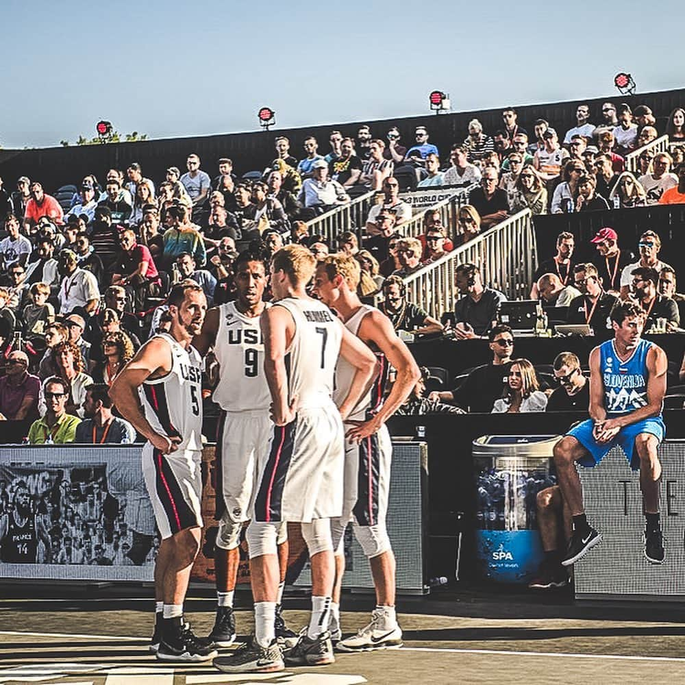 USA Basketballさんのインスタグラム写真 - (USA BasketballInstagram)「With a 21-14 win today, the @usab3x3 Men are into the @fiba 3x3 World Cup semis tomorrow!」6月23日 9時09分 - usabasketball