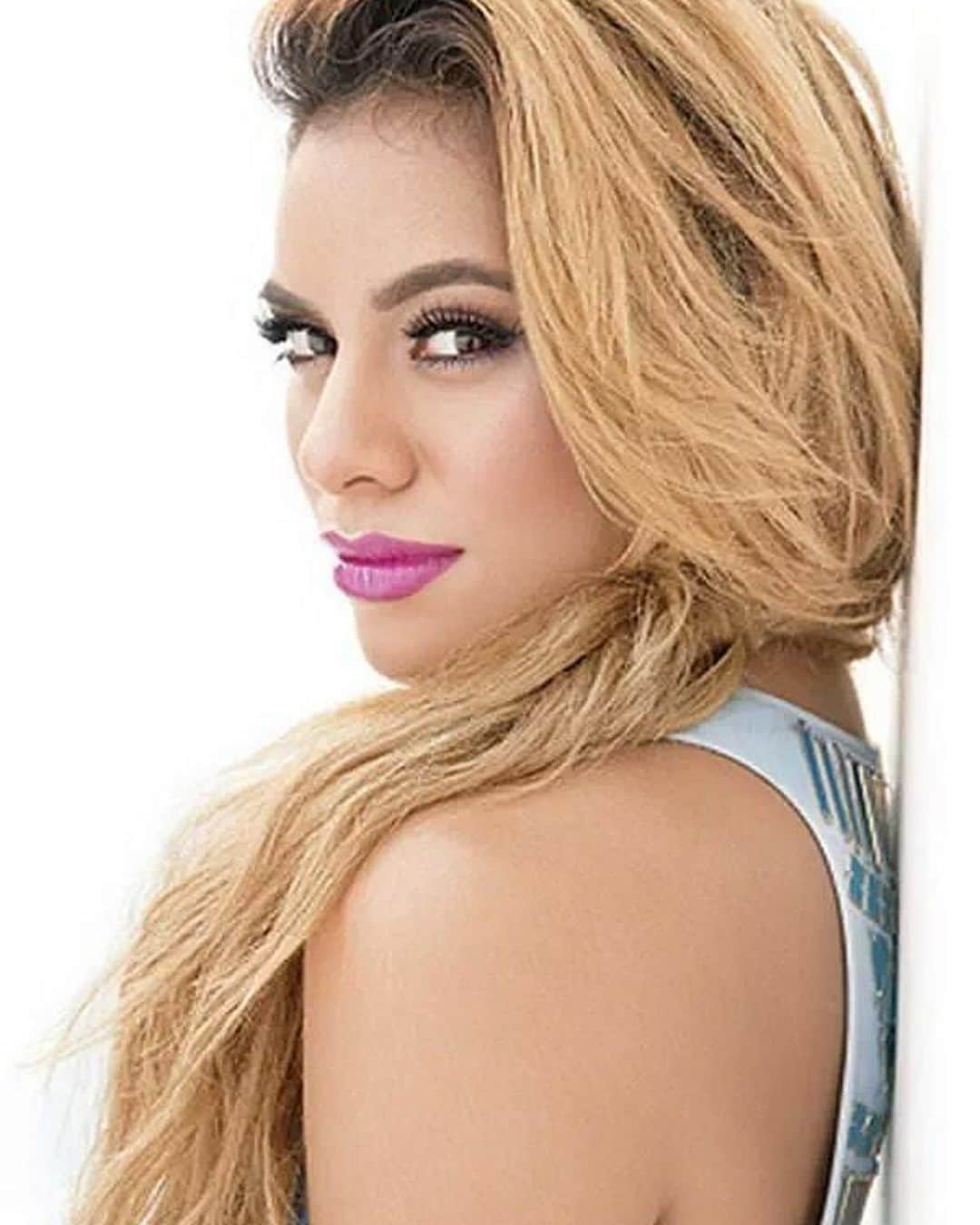 ポール・ノートンさんのインスタグラム写真 - (ポール・ノートンInstagram)「Happy Birthday @dinahjane97 truly beautiful inside and out! #hair by Me @leobypaulnorton using @hottoolspro & @kenraprofessional and #makeup @dendoll #dinahjane」6月23日 9時47分 - paulnortonhair