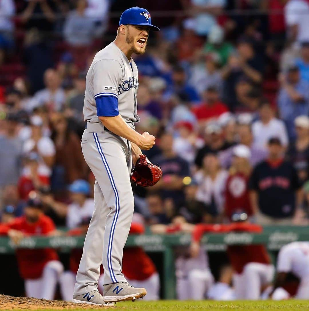 トロント・ブルージェイズさんのインスタグラム写真 - (トロント・ブルージェイズInstagram)「You Ken trust Giles to lock things down! #100MilesGiles | #LetsGoBlueJays」6月23日 9時59分 - bluejays