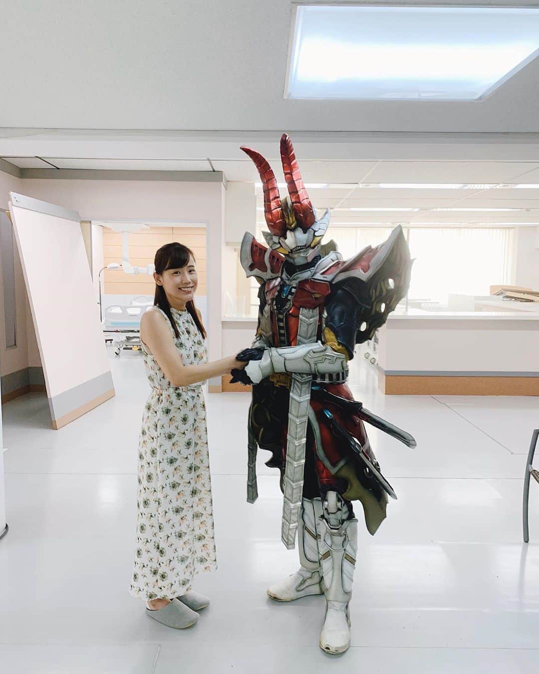 秋山ゆずきのインスタグラム：「. . 仮面ライダージオウ 見ていただけましたか？ . . 私は朝から大興奮でした。 嬉しい。嬉しすぎる。 仮面ライダーに出れたー！！！ グランドジオウかっこよすぎー！ もっともっと頑張らなきゃー！！ . . 弟役の後藤大さんと恋人役の重徳宏さんと📸 . . #ジオウ #仮面ライダー #仮面ライダージオウ #グランドジオウ」