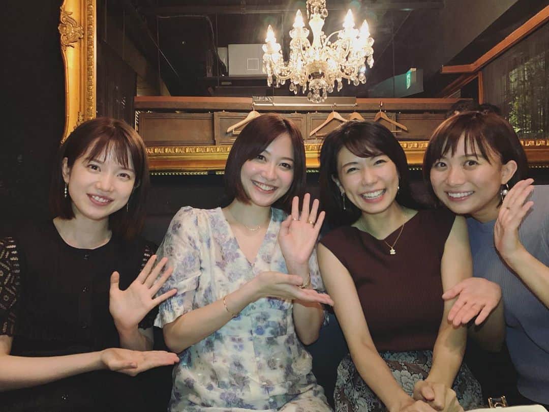 久冨慶子さんのインスタグラム写真 - (久冨慶子Instagram)「めぐさんが一時帰国😆✨✨ 変わらないキラキラした笑顔💕 すごく楽しい時間でした！！ まるで4人で会ったかのようですが、、 3枚目の雪乃ちゃんの上に誰かいます。 4枚目が答えです🙆‍♀️ ＊ ＊ #楽しい会 #大尊敬しているかっこいい先輩」6月23日 10時58分 - keiko0hisatomi