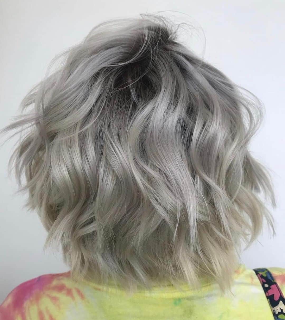 CosmoProf Beautyさんのインスタグラム写真 - (CosmoProf BeautyInstagram)「Our Silver Hair #hairoftheday goes to @shericedoeshair for lifting her client to new heights using @joico #BlondeLife Creme Lightener + @olaplex, #shadowroot and overall tone created with #Joico color --- Don't forget to check back tomorrow morning on our #IGstories to vote for your favorite #SilverHOTD --- #repost #shericedoeshair #silverhaircolor #slaythatsilver」6月23日 11時00分 - cosmoprofbeauty