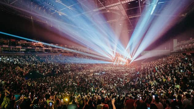 ダディー・ヤンキーさんのインスタグラム写真 - (ダディー・ヤンキーInstagram)「De locos la energía en #Londres  Gracias por el apoyo! // The energy in #London was insane. Thanks for the support FUEGO! 🔥 🔥 🏴󠁧󠁢󠁥󠁮󠁧󠁿🇬🇧 #concalmadegira #soldout #daddyyankee」6月23日 11時10分 - daddyyankee