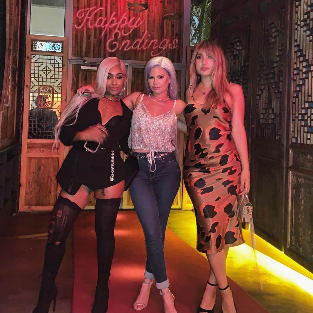 シャネル・ウエスト・コーストさんのインスタグラム写真 - (シャネル・ウエスト・コーストInstagram)「Good times last night at @mokaiofficial & @mandrakemiami! Shout out to my boys @theromanjones @bestchrisjones 🙌🏼💯」6月23日 11時16分 - chanelwestcoast