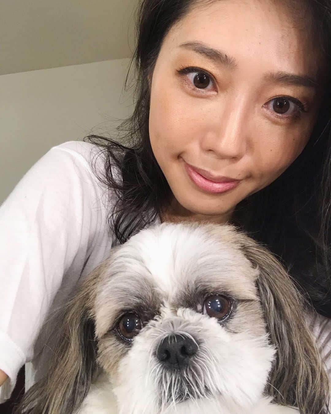 榊原みゆくさんのインスタグラム写真 - (榊原みゆくInstagram)「【ツーショット】 犬ライフ🐶  ついこの間、前カゴ付きのチャーリーを買ったさ！  もちろん、前カゴにこの子を乗せるために！  夏だし、カゴ広めだし、妄想だけで、胸が膨らむ笑  #shihtzu #shihtzus #shihtzusofig #shihtzusgram #shihtzulovers #dogsofinstagram #followme #シーズー犬 #シーズー #シーズー大好き部 #いぬすたぐらむ #イヌスタグラム #ツーショット」6月23日 11時22分 - miyukuscarab