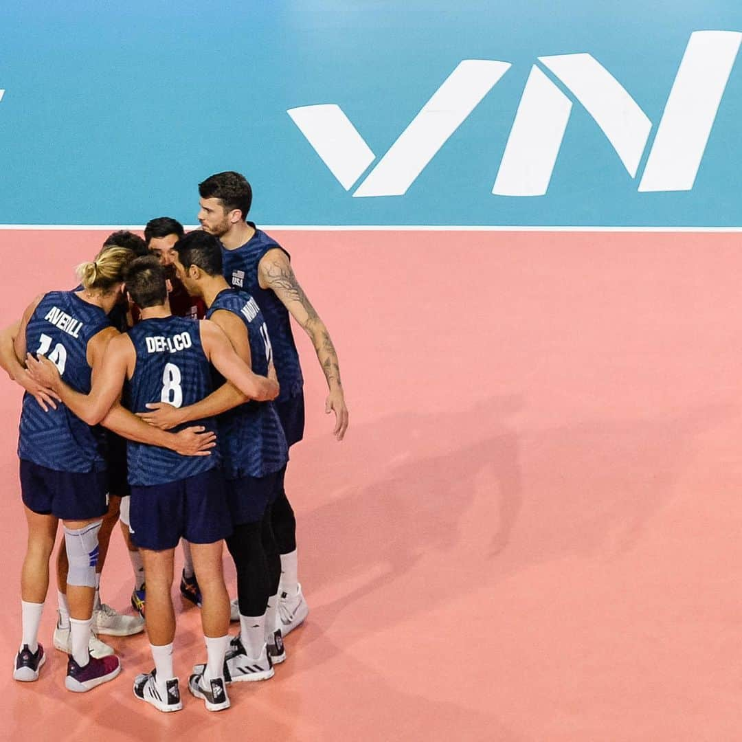 USA Volleyballさんのインスタグラム写真 - (USA VolleyballInstagram)「USA falls to Canada 3-1 to end their 5 game win streak. - - - Show @usavmnt some ❤️🤗🎉 in the comments as they look to bounce back tomorrow against China in their final #VNL match of week 4!」6月23日 11時51分 - usavolleyball