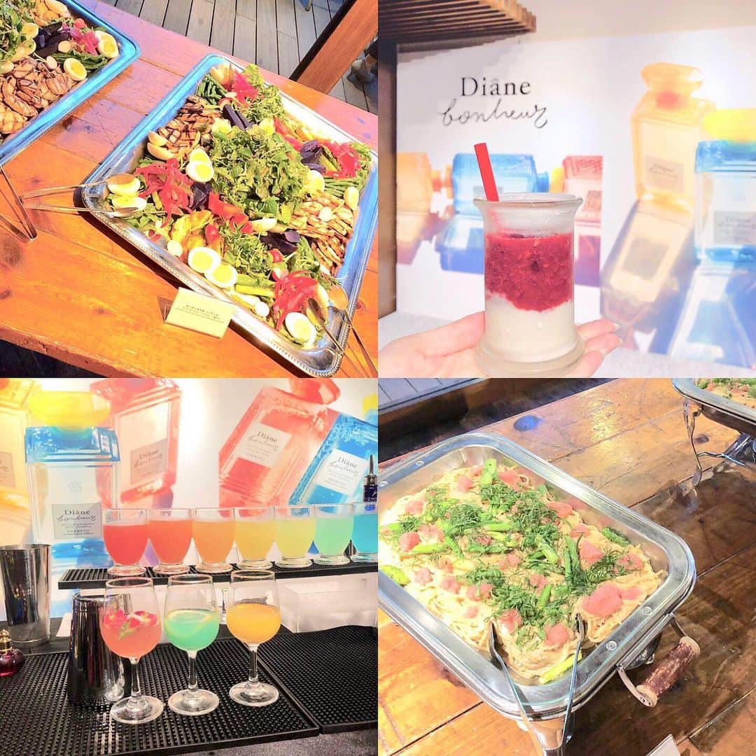 うえむらちかさんのインスタグラム写真 - (うえむらちかInstagram)「#ダイアンボヌール と #ロイヤルガーデンカフェ青山 がコラボした﻿ ﻿ 📍#ボヌールカフェ﻿ ﻿ のオープニングパーティーに行ってきました🤗﻿ ﻿ 「ダイアンボヌール @DianeBonheur 」は﻿ “しあわせ＝ボヌール”のために生まれた #シャンプー 🧴﻿ ﻿ そんなプレイフルでオーガニックな世界観を堪能できるカフェとあって、女性の遊び心をくすぐるとっても素敵な空間になっていました✨﻿ ﻿ ダイアンボヌールのボトルの﻿ #グラースローズ 🌹﻿ #オレンジフラワー 🍊﻿ #ブルージャスミン 💠﻿ をイメージして作られたオリジナルカフェメニューもいただいたのですが🍽﻿ ﻿ 中でも、たらこクリームスパゲッティー🍝﻿ ﻿ が本当に美味しくて💕﻿ 絶品だったので、ぜひ食べに行ってみてください🤤﻿ ﻿ ﻿ そして、この日のワンピースは﻿ グラースローズをイメージカラーに選びました👗﻿ ﻿ dress ☞ @BananaRepublic﻿ watch ☞ @danielwellington﻿ ﻿ 一緒に行ったちほちゃんのワンピも﻿ ブルージャスミンカラーでとっても可愛かったです😍﻿ ﻿ 神宮球場も近いので﻿ 試合の前後にも寄れるといいな⚾️﻿ ﻿ ﻿ ☕️ボヌールカフェ﻿ 期間： 2019年6月22日(土)～ 7月6日(土)﻿ 場所：ロイヤルガーデンカフェ青山（東京都港区北青山2-1-19）﻿ 電話：03-5414-6170﻿ ランチ 11:00～15:00（L.O. 15:00）﻿ ディナー 15:00～23:00（L.O. 22:00）﻿ ﻿ ﻿ #bluejasmine #marulaoil #マルーラオイル #pricklypearseedoil #ウチワサボテンオイル #エアリー #volumehair #organicmeetssexy #ツヤサラ髪 #ノンシリコン #シャンプー #新商品 #coordinate #バナリパ #バナナリパブリック﻿ #instagood #instalove #instagay  #sponsored﻿ @sweet_editors﻿ @otonamuse」6月23日 12時01分 - uemurachika