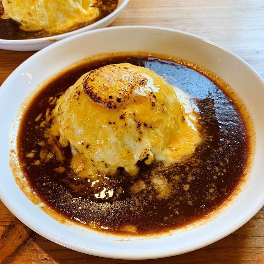 Ryoさんのインスタグラム写真 - (RyoInstagram)「ㅤㅤㅤㅤㅤㅤㅤㅤㅤㅤㅤㅤㅤ 渋谷にあるオムライス屋さん〝YANEURA〟🍳 チーズオムライスがすごーーく美味しいので行ってみて欲しいです🤤 2枚目の動画見てみて下さい😚 ㅤㅤㅤㅤㅤㅤㅤㅤㅤㅤㅤㅤㅤ #渋谷カフェ #東京カフェ #渋谷ランチ #オムライス #instalove」6月23日 12時01分 - ryo__takashima