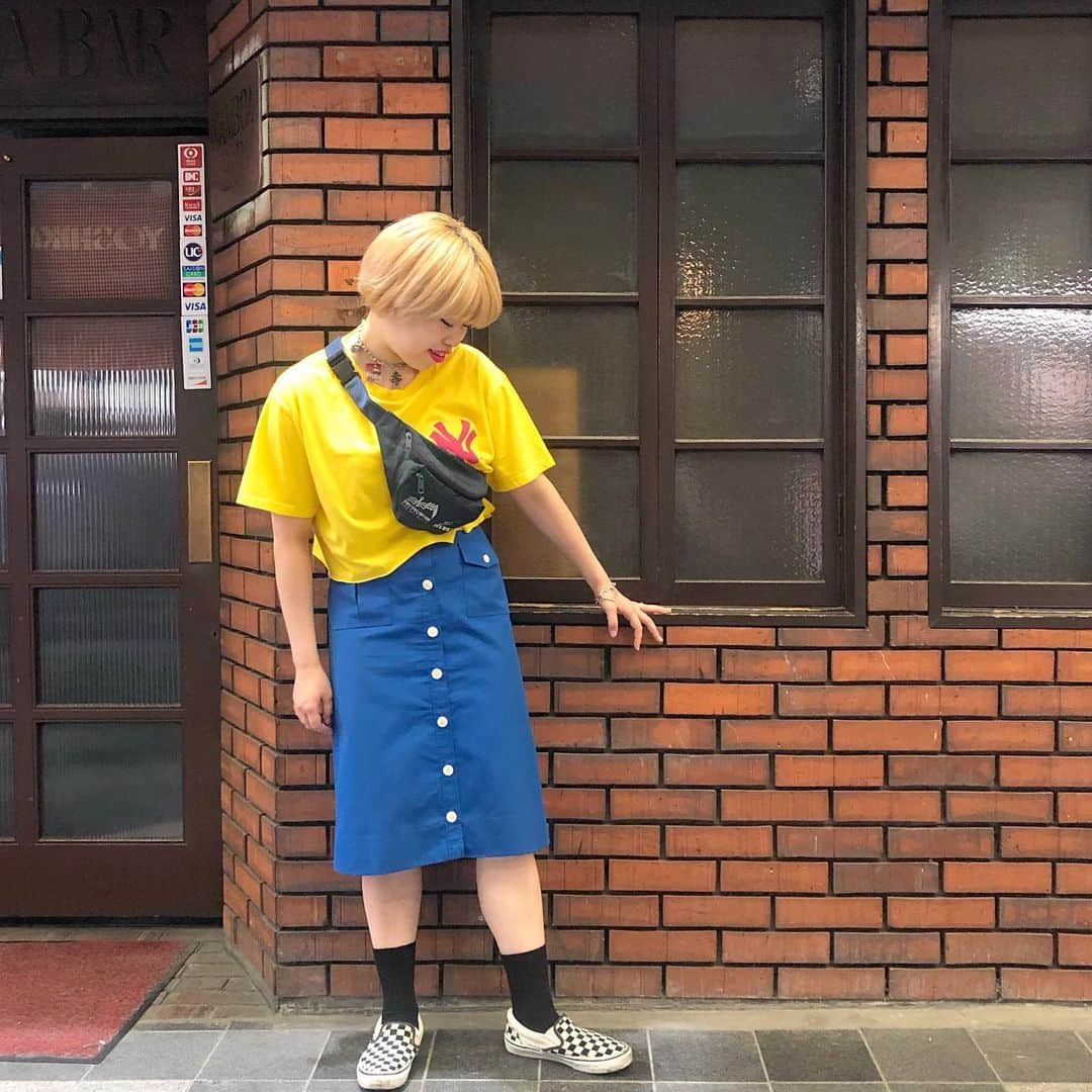 原宿シカゴさんのインスタグラム写真 - (原宿シカゴInstagram)「#原宿シカゴ京都店 . レディースカットオフTee🐥💙 💰¥1200+tax〜 ショート丈にリメイクしたTシャツ ハイウエストボトムと相性💯👍🌺 . #usedclothing#used#vintage#instafashion#fashion#ootd#harajukuchicago#kyoto#japan#instagood#sunmmer#ny#newyorkyankees #ストリートスナップ#古着屋#古着#京都#京都古着屋#河原町  #古着コーデ#京都古着#古着女子と繋がりたい#おしゃれさんと繋がりたい」6月23日 12時12分 - harajukuchicago_official