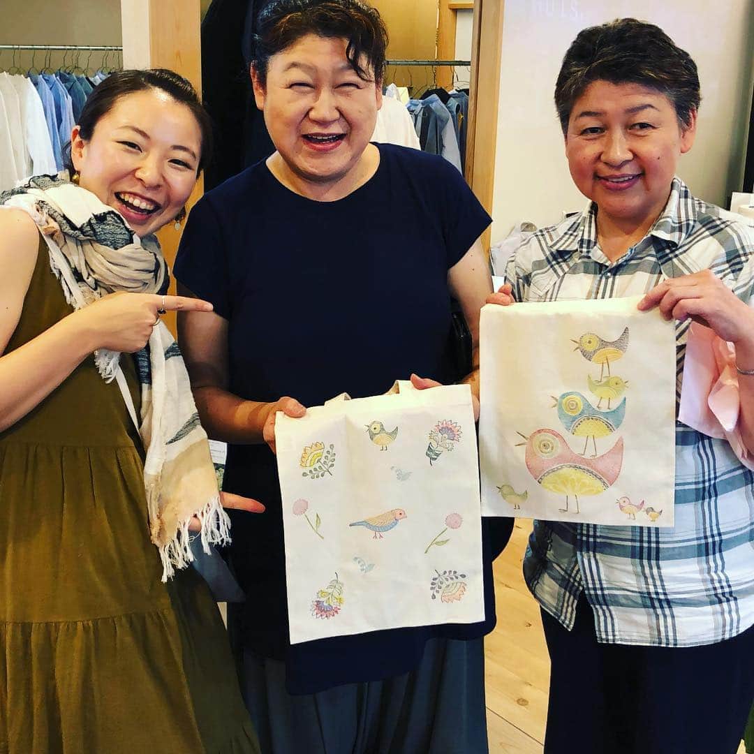 津久井智子さんのインスタグラム写真 - (津久井智子Instagram)「#津久井智子  #消しゴムはんこ  #キト暮ラスカ  #くらし市場 はんこ押し放題！ 皆さんの作品😄」6月23日 12時20分 - tomokotsukui