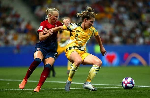 イリース・ケロンド・ナイトさんのインスタグラム写真 - (イリース・ケロンド・ナイトInstagram)「Love my @matildas 💚💛. We’ll always give it everything, but last night just wasn’t our time. Thanks to everyone that followed us and supported us. It means the world. Special thanks to the staff of this team, they went above and beyond for us. Until next time @fifaworldcup ✌️」6月23日 18時12分 - elise_kk8