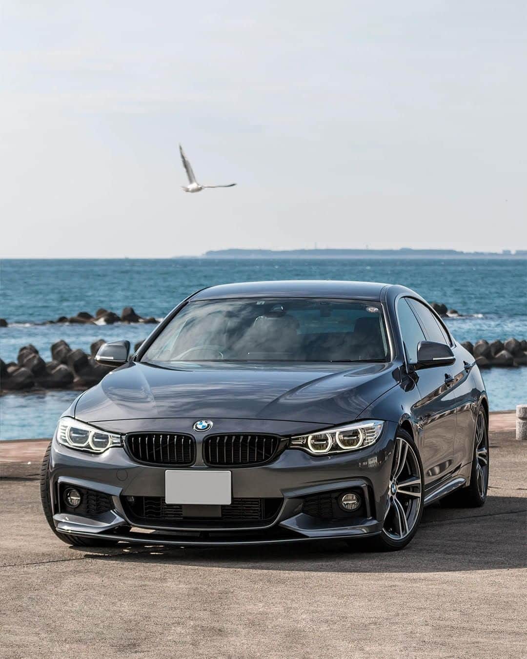 BMWのインスタグラム：「Ready for action all the time. The BMW 4 Series Gran Coupé. #BMWrepost @mamezo007 #BMW #4Series」