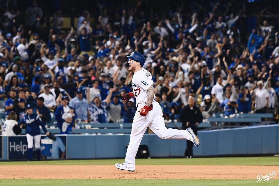 Los Angeles Dodgersさんのインスタグラム写真 - (Los Angeles DodgersInstagram)「‪”Different night, same story for a rookie Dodger.”」6月23日 13時14分 - dodgers