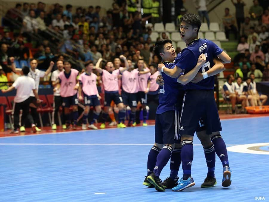 日本サッカー協会さんのインスタグラム写真 - (日本サッカー協会Instagram)「📸Match Photos ・ AFC U-20フットサル選手権イラン2019 悲願の初優勝!! ・ AFC U-20フットサル選手権は22日(土)に決勝戦を迎えました。大会初優勝を目指すU-20フットサル日本代表とU-20フットサルアフガニスタン代表の試合は、3-1で日本が勝利し、悲願の初優勝を成し遂げています。 ・ 🏆AFC U-20フットサル選手権イラン2019 決勝戦 🆚U-20フットサルアフガニスタン代表🇦🇫 #U20フットサル日本代表 🇯🇵3-1 🇦🇫 #U20アフガニスタン代表 ⚽️08分 #髙橋裕大 (ペスカドーラ町田アスピランチ) ⚽️15分 #大澤雅士 (ZOTT WASEDA FUTSAL CLUB) ⚽️33分 失点 ⚽️38分 #田淵広史 (名古屋オーシャンズサテライト) ・ 🏆フェアプレー賞：U-20フットサル日本代表 🏆大会MVP：#大澤雅士 選手(ZOTT WASEDA FUTSAL CLUB) ・ ✍ JFA.jpにてマッチレポートや監督・選手コメントを掲載中！ ・ #daihyo #jfa #AFCFutsal2019」6月23日 13時18分 - japanfootballassociation