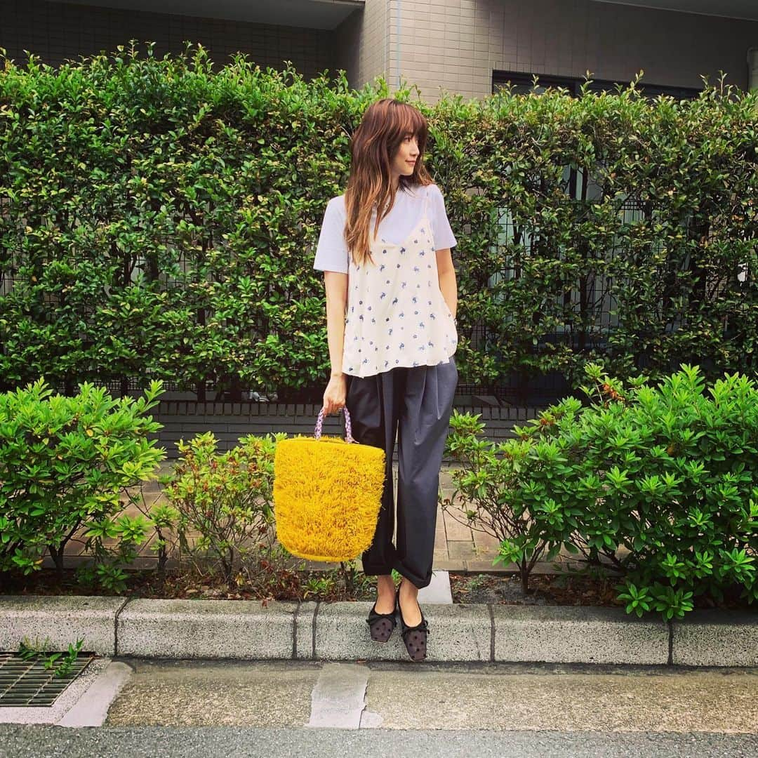 ヨンアさんのインスタグラム写真 - (ヨンアInstagram)「これから雨☔️かな？ 早く 帰らなきゃね！🦄 👜 @havefun.vtg 👡 @pippichic_official」6月23日 13時33分 - youn1029