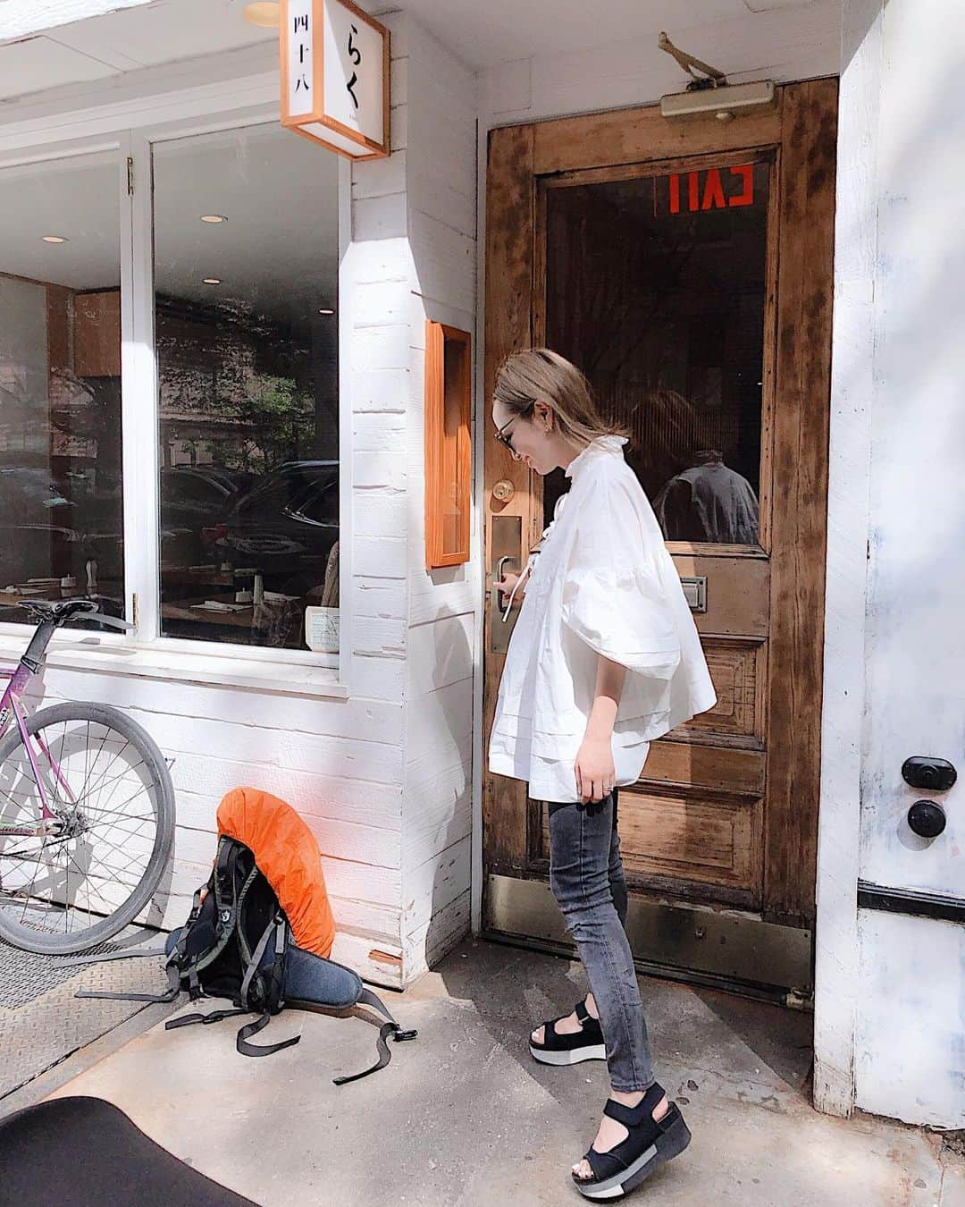 翁安芸さんのインスタグラム写真 - (翁安芸Instagram)「Lunch at RAKU🍲❤️ ニューヨークの美味しいおうどん屋「らく」でランチ。私はわかめととろろ昆布うどん✨ @nobukoaspen は、蟹あんかけうどんをいただきました☺️❤️ #newyork #nyc #udon #raku #うどん #ニューヨーク #akiweng #翁安芸」6月23日 13時53分 - akinyc