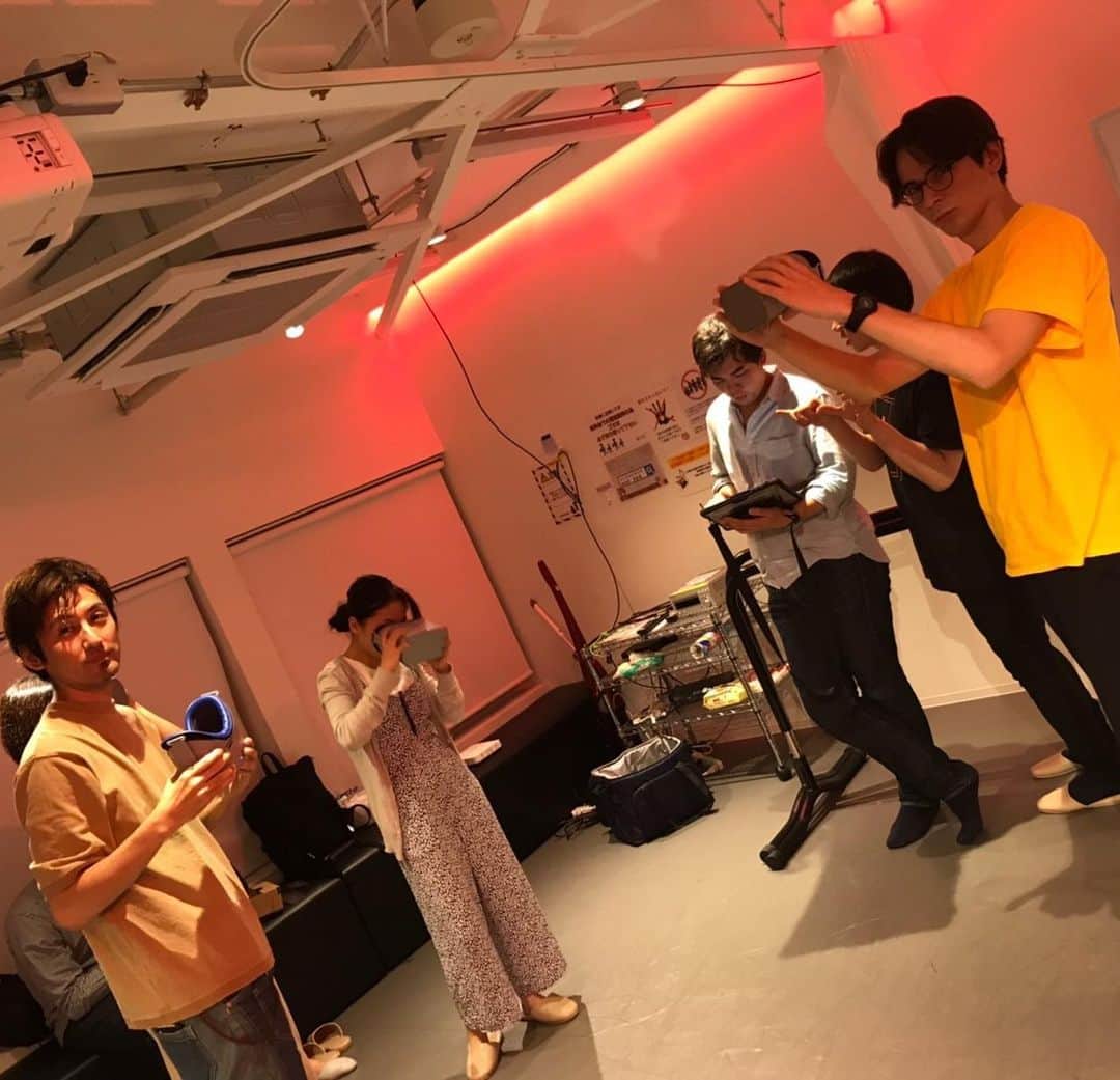 のインスタグラム：「稽古もいよいよ大詰めに入りました。 毎日大変だけど形が見えてくるとどんどん楽しくなってくる🔥 本場が近づいてきて緊張も増してきてるけど諸先輩方達に教えてもらいながら少しずつ自信もついて来ました。 面白い舞台に出来るよう頑張りますので、是非僕の初舞台観に来て下さい‼️ . #vr演劇 #vrplay」