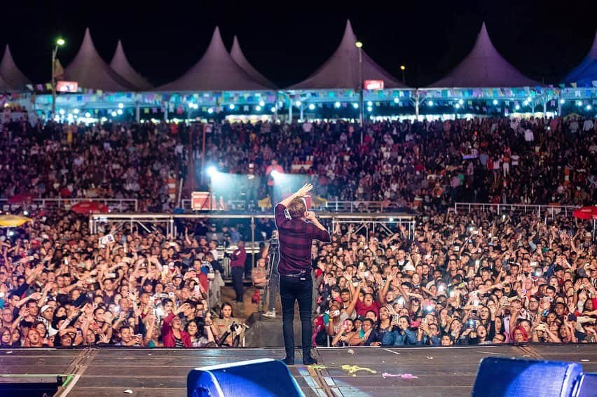 ミシェル・テロさんのインスタグラム写真 - (ミシェル・テロInstagram)「Coisa linda, José Bonifácio SP! Tava com saudade de cantar com vcs! . Amanhã tamo em Petrolina! 📸 @deividcorreia」6月23日 13時56分 - micheltelo