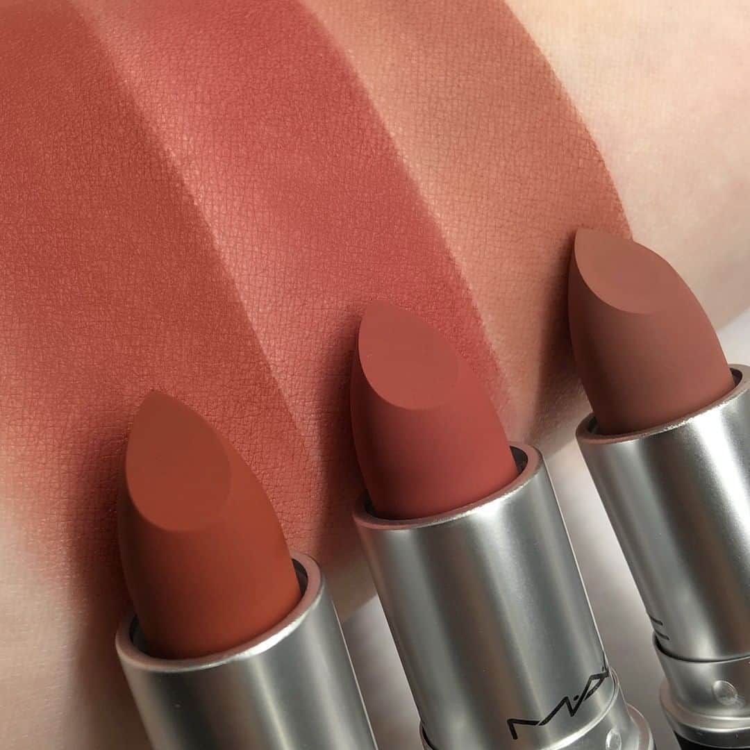 M•A•C Cosmetics Franceさんのインスタグラム写真 - (M•A•C Cosmetics FranceInstagram)「M·A·C - POWDER KISS 💄  Quel sera votre nouvelle teinte de rouge à lèvres Powder Kiss ? Le "Devoted To Chili" 😎 , "Stay Curious" 😉 ou "Sultry Move" 💃 ?  Dites-nous votre préférence !  Crédit photo : @macprudentialcenter @maccosmetics  #maccosmetics #maccosmeticsfrance #macpowderkiss #powderkiss #maclipstick #macaddict」6月23日 14時00分 - maccosmeticsfrance