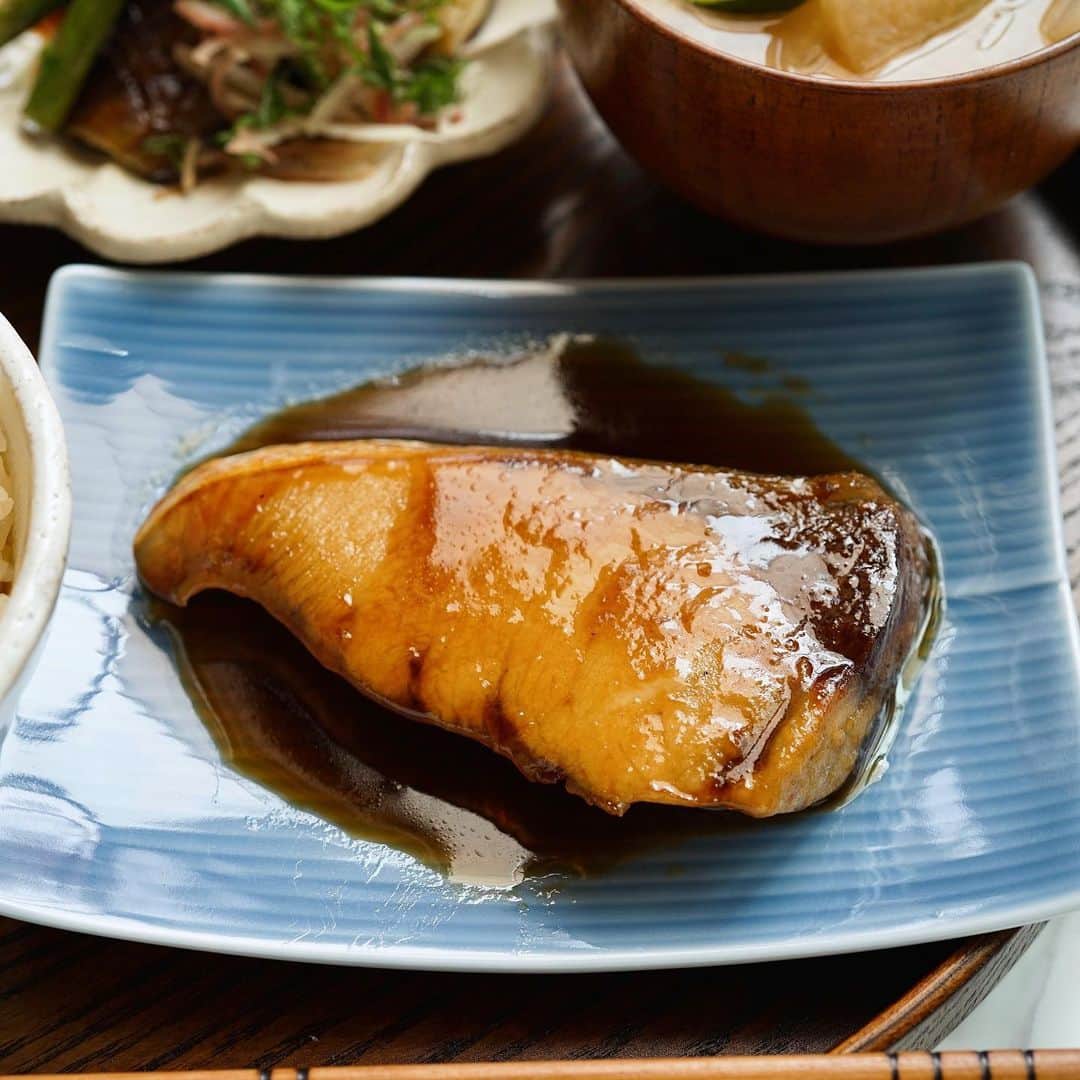 hirokoさんのインスタグラム写真 - (hirokoInstagram)「🌱2019.6.23（日） ✽.｡.:*・ﾟ #hiroponのおうちごはん ・ 今朝は少〜し朝寝坊💤 朝ごはんはコーヒーだけで済ませる... ・ お腹空いて早めの#お昼ごはん 今日はのんびり#和定食 で#おうちごはん ・ menu📝 ▪︎とうもろこしごはん🍚🌽 ▪︎大根とズッキーニの味噌汁 ▪︎ぶりの照り焼き ▪︎茄子とアスパラの香味ポン酢かけ ▪︎納豆 ・ ・ ・ ▫️--------------------end--------------------▫️ #インスタフード #おうちごはん通信 #おうちごはんLover  #くらしメイド #お家カフェ #フーディーテーブル #マカロニメイト #デリミア #デリスタグラマー #バランスの良い食事 #魅せるごはん #日々の暮らし #うちのシェフ #ランチ #美味しいご飯 #和食 #てづくりごはん365 #いえめし #豊かな食卓 #キナリノ #kurashirufood #snapdish #macaroni #locari_kitchen #lin_stagrammer #wp_deli_japan ・」6月23日 14時10分 - hiropon0201