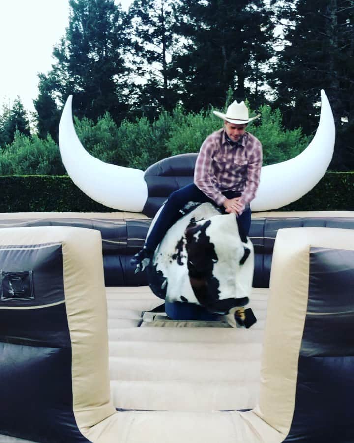 マックス・カーバーのインスタグラム：「Cowboy up 🤠」