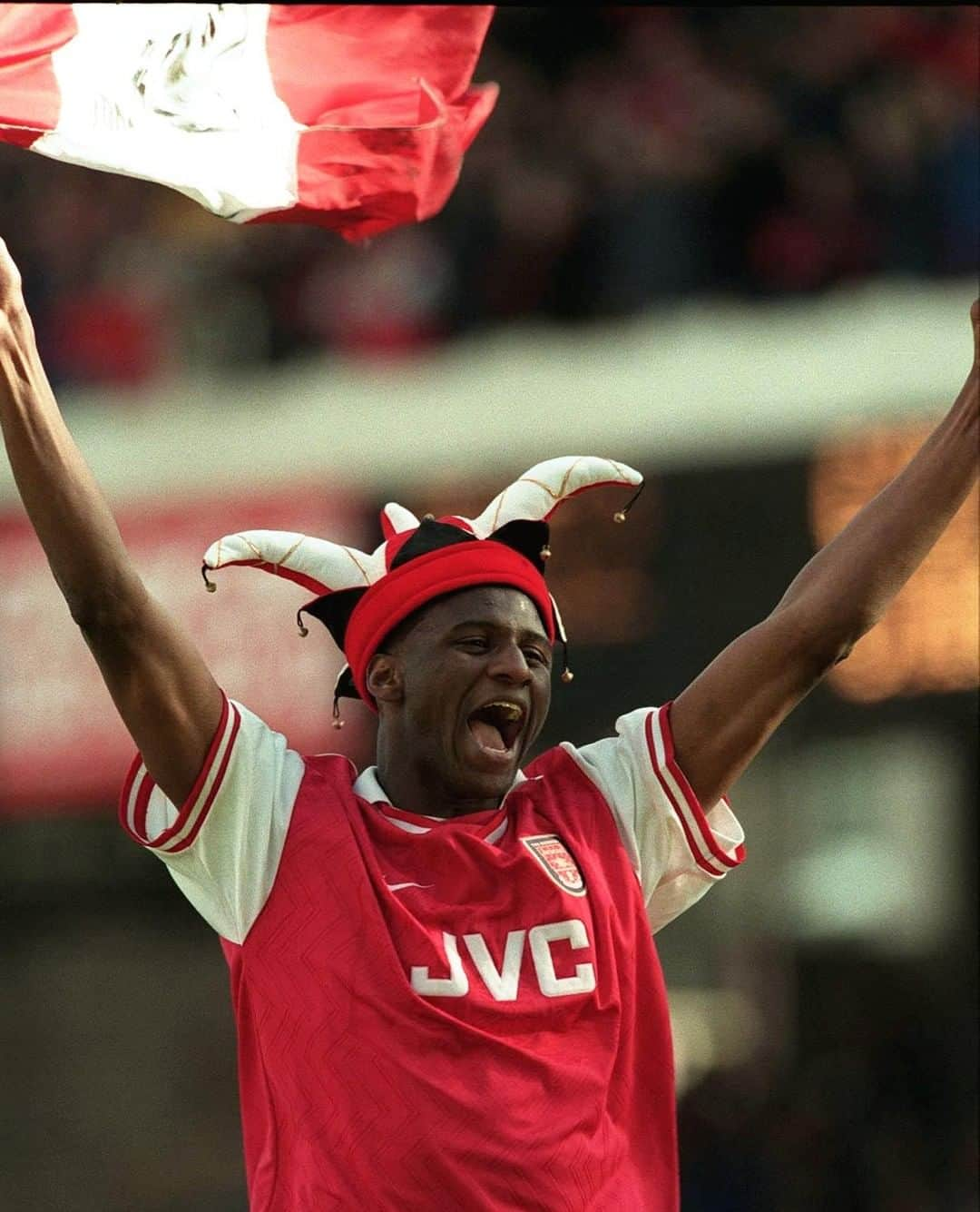 アーセナルFCさんのインスタグラム写真 - (アーセナルFCInstagram)「Captain of the #Invincibles, Patrick Vieira celebrates his birthday today﻿ ﻿ #Arsenal #Vieira #legend」6月23日 14時55分 - arsenal