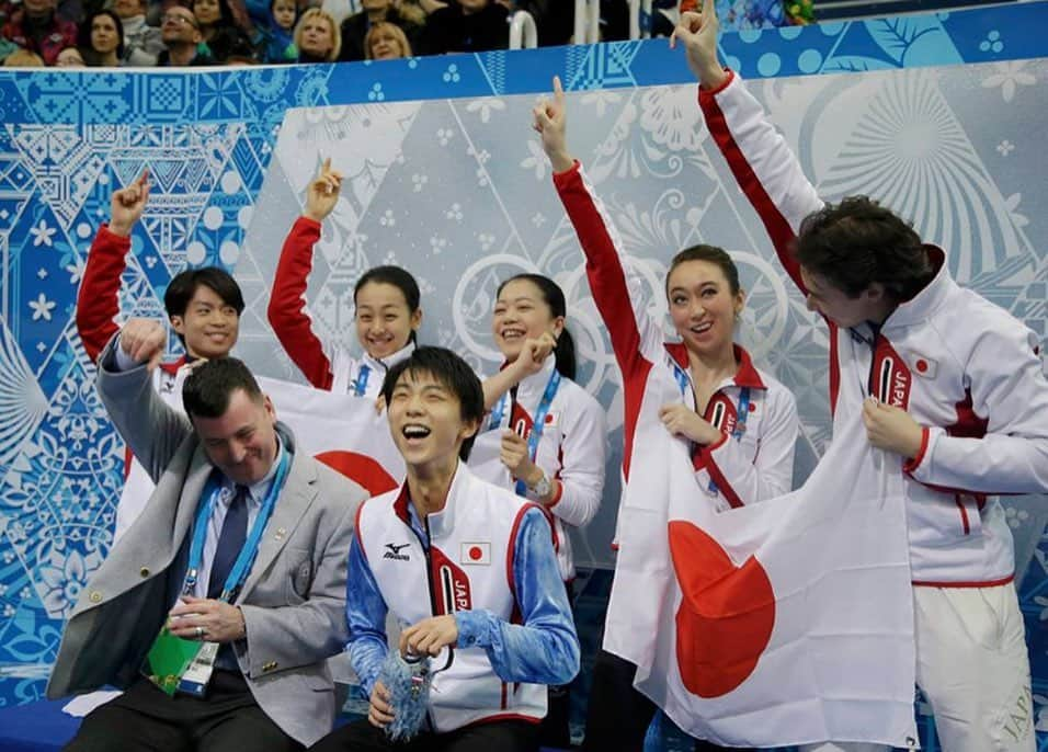 キャシー・リードさんのインスタグラム写真 - (キャシー・リードInstagram)「Happy OLYMPIC Day❣️ 💙💛🖤💚❤️ #Olympics #XXI #Vancouver2010 #XXII #Sochi2014 #2timeolympian #teamjapan #chrisreed #teamforlife #memories #future」6月23日 14時59分 - cmr2070