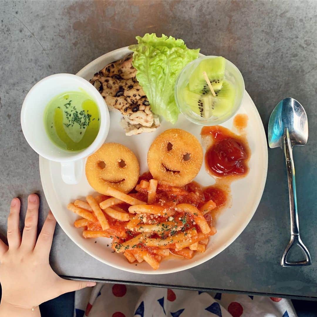MEGのインスタグラム：「お子さまランチ、可愛いなぁ。」