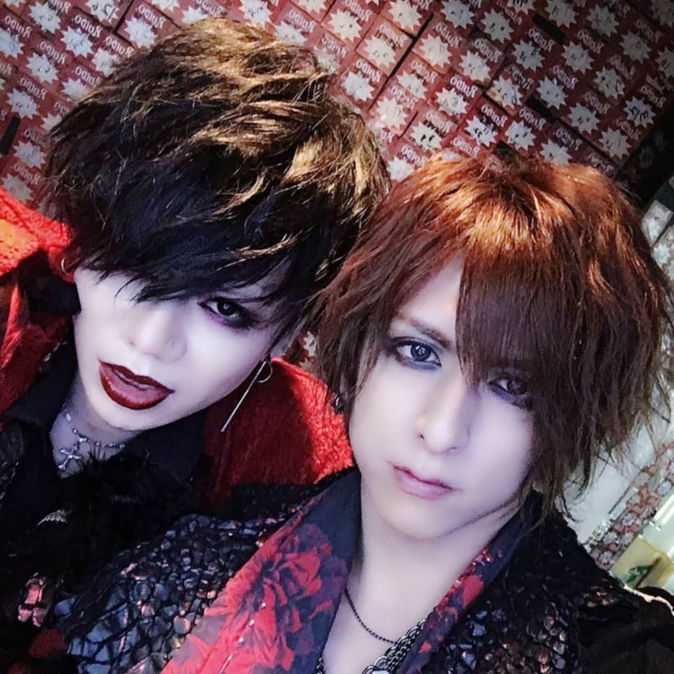 I’LLのインスタグラム：「Tour【Carpe diem -カルペ・ディエム-】ありがとう。次のライブはTour【The garden of "EDEN"】、待っているね。 https://www.frantic-emiry.com/blank-5 #FranticEMIRYsecondcrisis #ILUA」