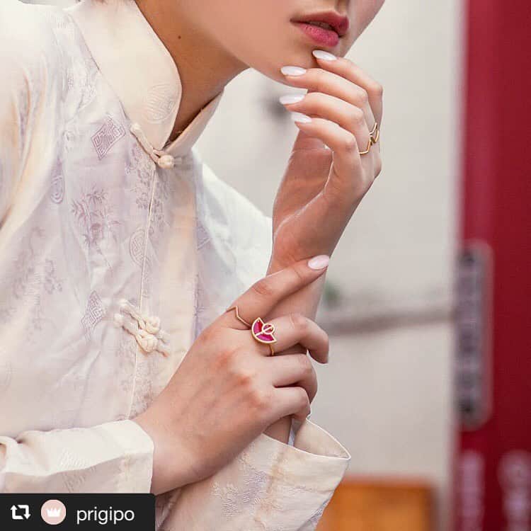 松元環季さんのインスタグラム写真 - (松元環季Instagram)「#repost @prigipo via  To the stories we keep telling to ourselves 🌺 . . . 📷 @conceptshop.gr #resonance #Prigipo #jewelry #newcollection #summer2019 #jewellery #handmadejewelry #jewelgram #instajewelry #alternativebridal #jewelsofinstagram #jeweloftheday #madeingreece #madeinathens #greekdesigners #greece #athens #jewelphotography #fun #love #joy」6月23日 15時26分 - tamaki__matsumoto