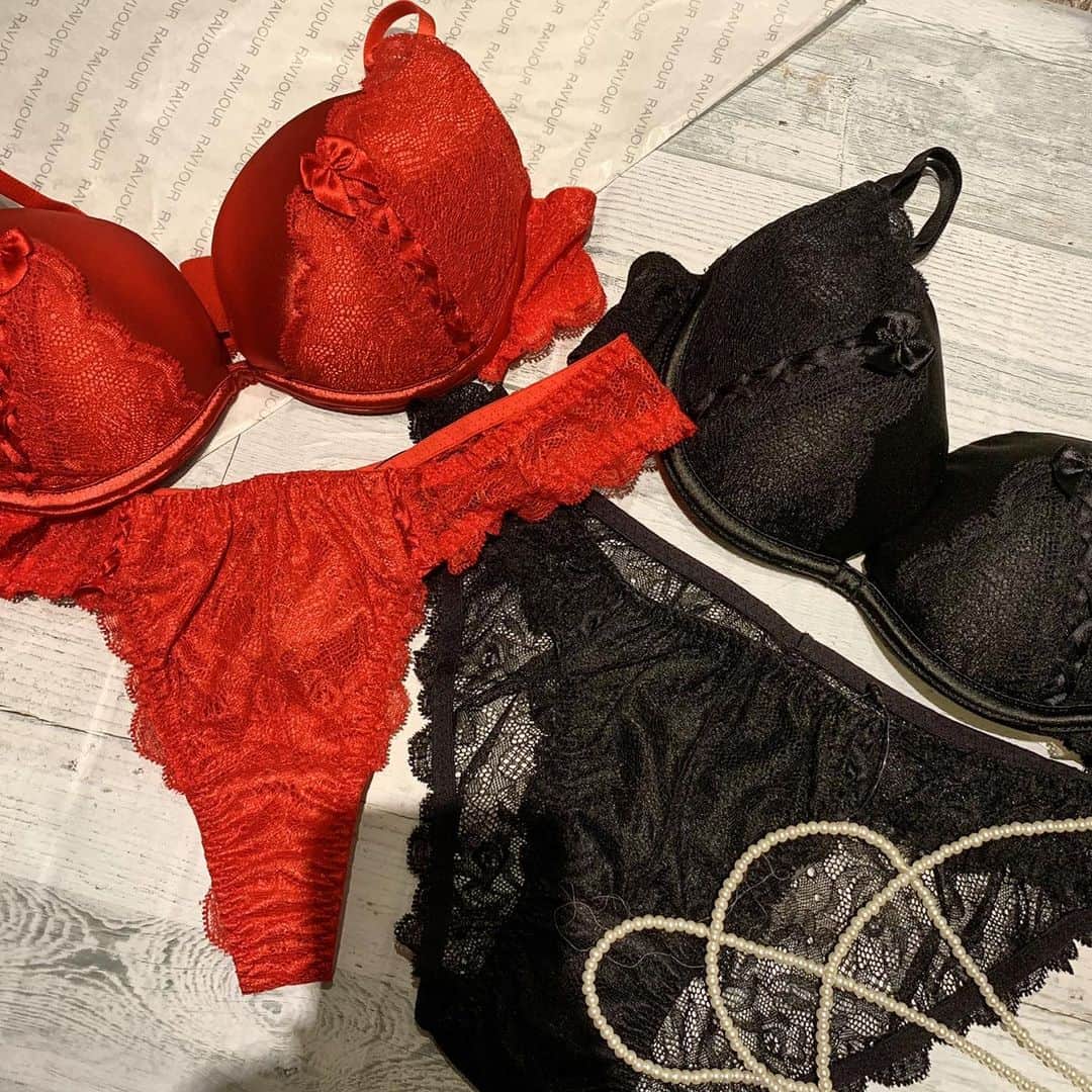 Ravijour札幌4丁目プラザ店のインスタグラム：「#onsale #ラヴィジュール  #ravijourstaff  #ravijoursapporo #ravijour_official  人気の商品だったランジェリーがセール価格に💕 詳しくblog更新しました💫 TOPのURLから飛んでください🐥」