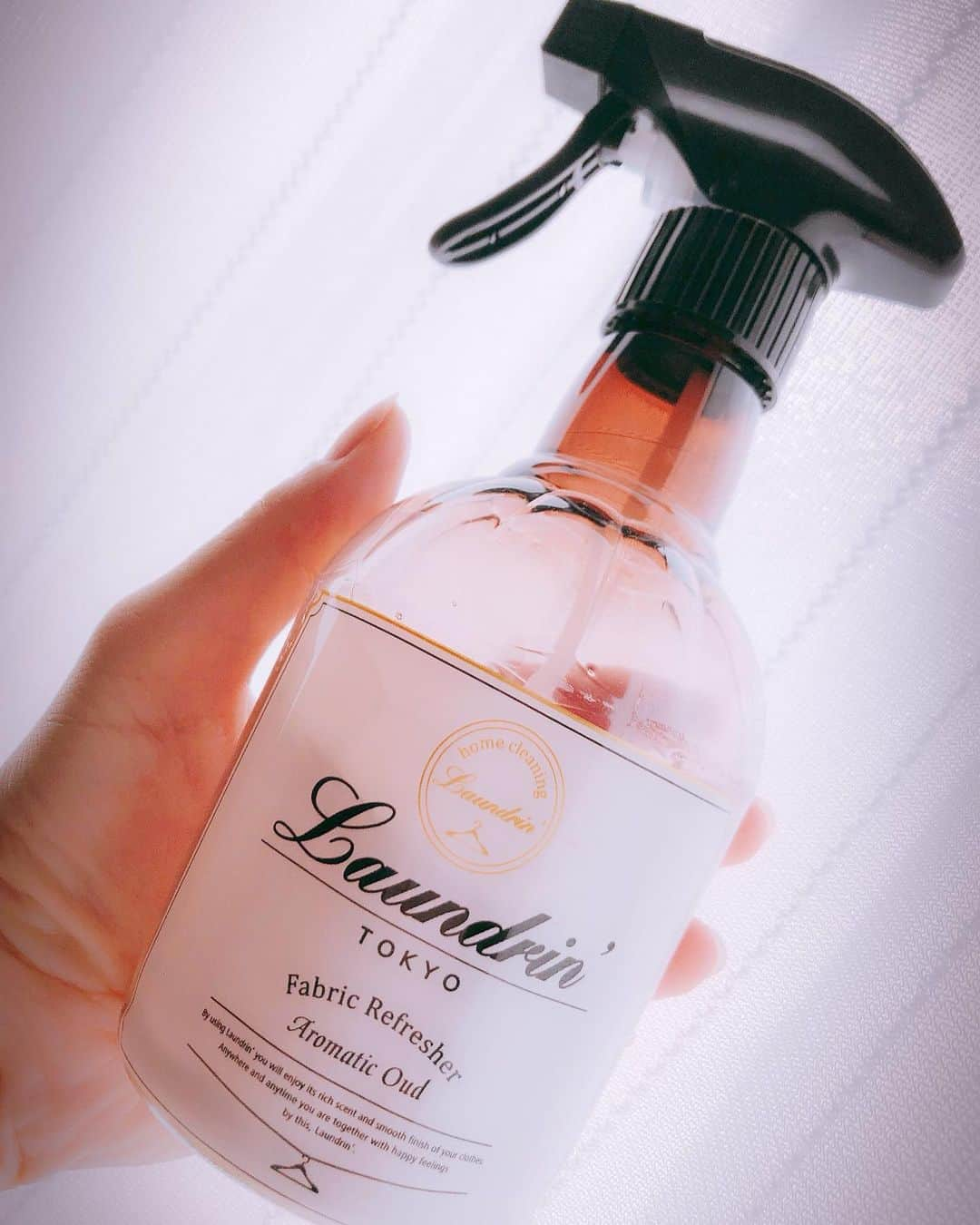 藤原絵里さんのインスタグラム写真 - (藤原絵里Instagram)「・ 最近のお気に入り🎶 ・ #ランドリン #laundrin #ファブリックミスト #ファブリックリフレッシュナー #アロマティックウード」6月23日 15時52分 - erifujiwara0523