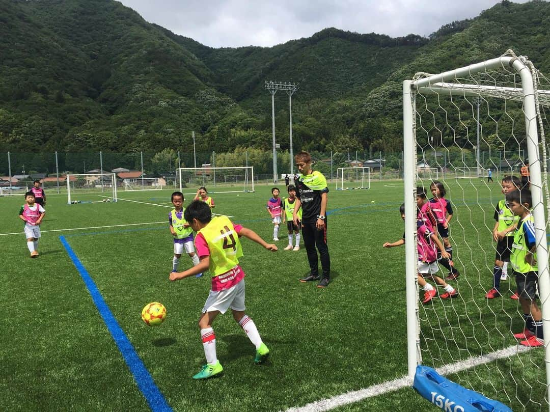 森崎浩司さんのインスタグラム写真 - (森崎浩司Instagram)「島根県吉賀町のサッカー教室に参加してきました⚽️😊環境も気候も良く、気持ち良く体を動かせました😁 #島根県 #吉賀町 #真田グラウンド #サッカー教室」6月23日 16時06分 - koji.morisaki77