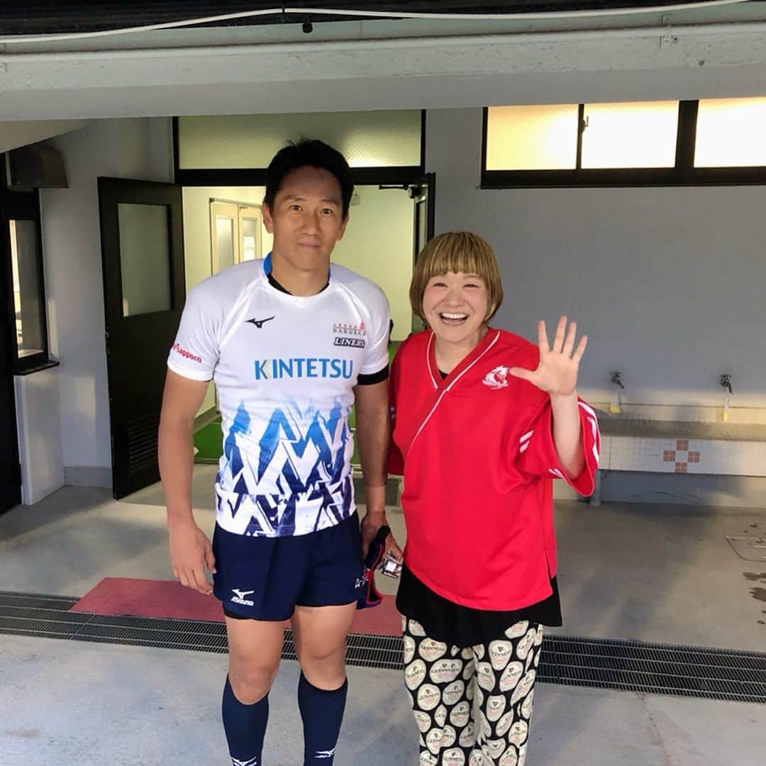 和田美枝のインスタグラム：「ラグビートップリーグカップ戦選手権開幕🏉🏉🏉 #ラグビー #神戸製鋼コベルコスティーラーズ #近鉄ライナーズ #正面さん古巣との試合 #ラグビーW杯も近づいて来たよね #もっと長いカメラレンズが欲しくなった2019の夏」