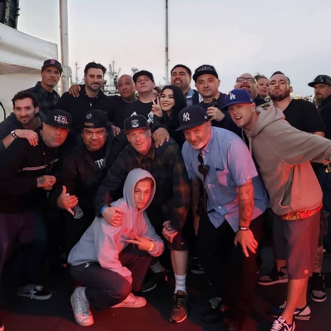 Jules Jordanのインスタグラム：「Good times at @gnarlytownfest @rancid @madballnyc」