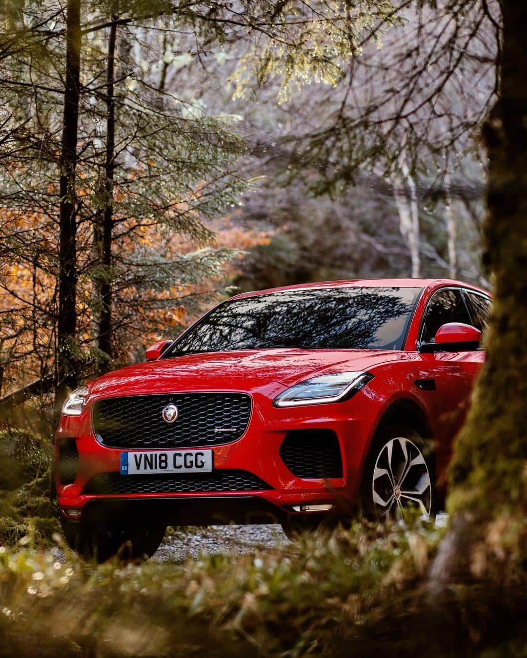 Jaguarさんのインスタグラム写真 - (JaguarInstagram)「Lead yourself astray.  #JaguarJourneys #SundayFunday #Jaguar #EPACE #AWD #Luxury #Performance #SUV #InstaDesign #InstaCar #CarsofInstagram #Scotland #UK」6月24日 2時12分 - jaguar
