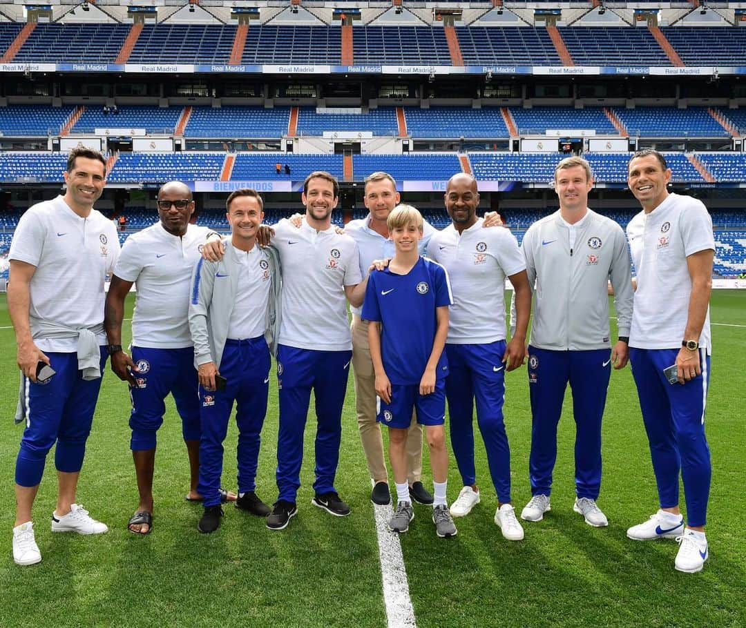 チェルシーFCさんのインスタグラム写真 - (チェルシーFCInstagram)「Chelsea Legends are ready to take on Real Madrid legends! COME ON YOU BLUES! 👊 #CFC #Chelsea #CFCvRealMadrid」6月24日 2時17分 - chelseafc