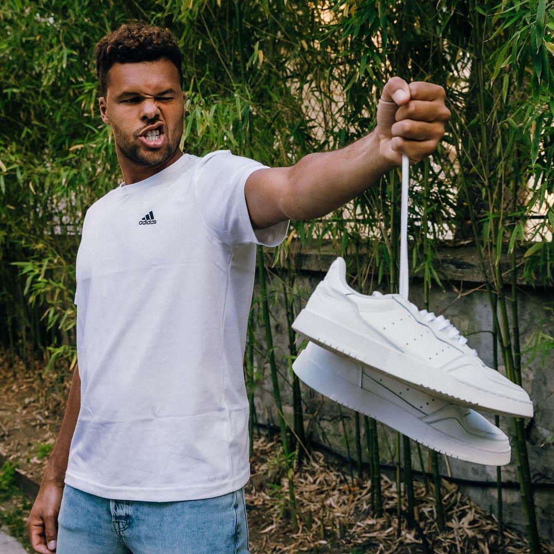ジョー＝ウィルフリード・ツォンガのインスタグラム：「A true classic 😍🙏🏽 #supercourt  @adidasoriginals」
