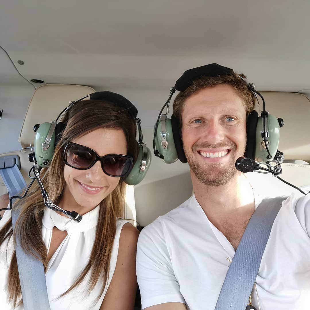 ロマン・グロージャンさんのインスタグラム写真 - (ロマン・グロージャンInstagram)「Captain @mariongrosjean & co-pilot Romain 😂😂😂」6月24日 2時25分 - grosjeanromain