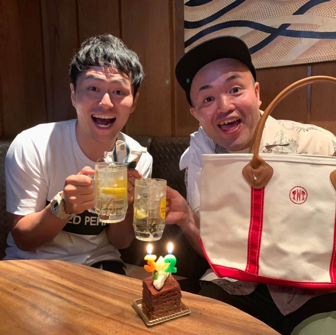 たわたのインスタグラム：「最高の32歳の迎え方をしました！梅村さんありがとうございます！！🙇‍♂️」