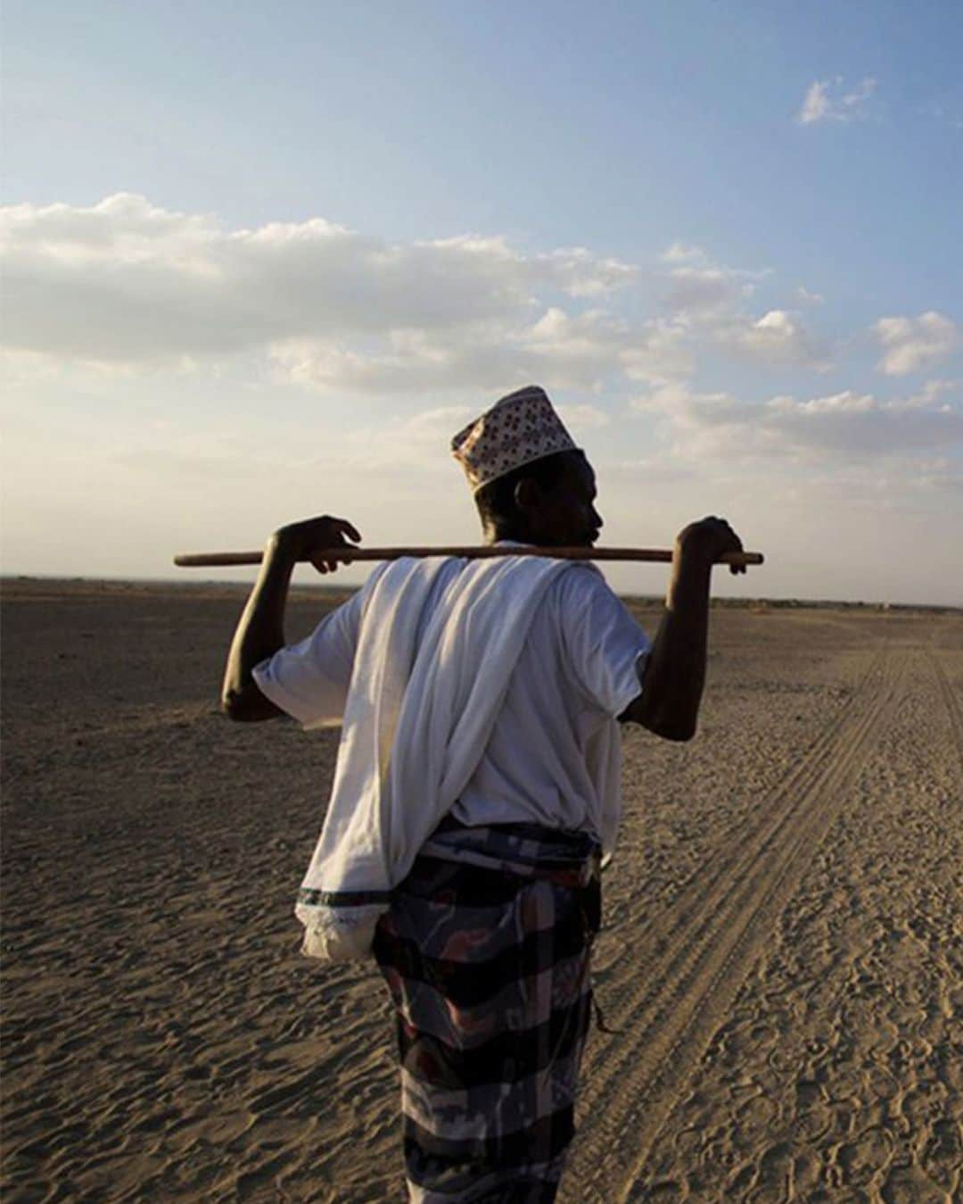 The New Yorkerさんのインスタグラム写真 - (The New YorkerInstagram)「The journalist Paul Salopek aims to retrace the pathways blazed by the first Homo sapiens, who left Africa to discover the world about sixty thousand years ago. In six and a half years, he has covered nearly eleven thousand miles between his starting point, at an Ethiopian fossil site called Herto Bouri, and his current location, in the jungle hills of northeastern India. We will now be publishing regular dispatches from his journey, which he calls the #EdenWalk. Tap the link in our bio to read earlier pieces from the series and to learn more about the project. Photograph by John Stanmeyer/NatGeo Image Collection.」6月24日 3時03分 - newyorkermag