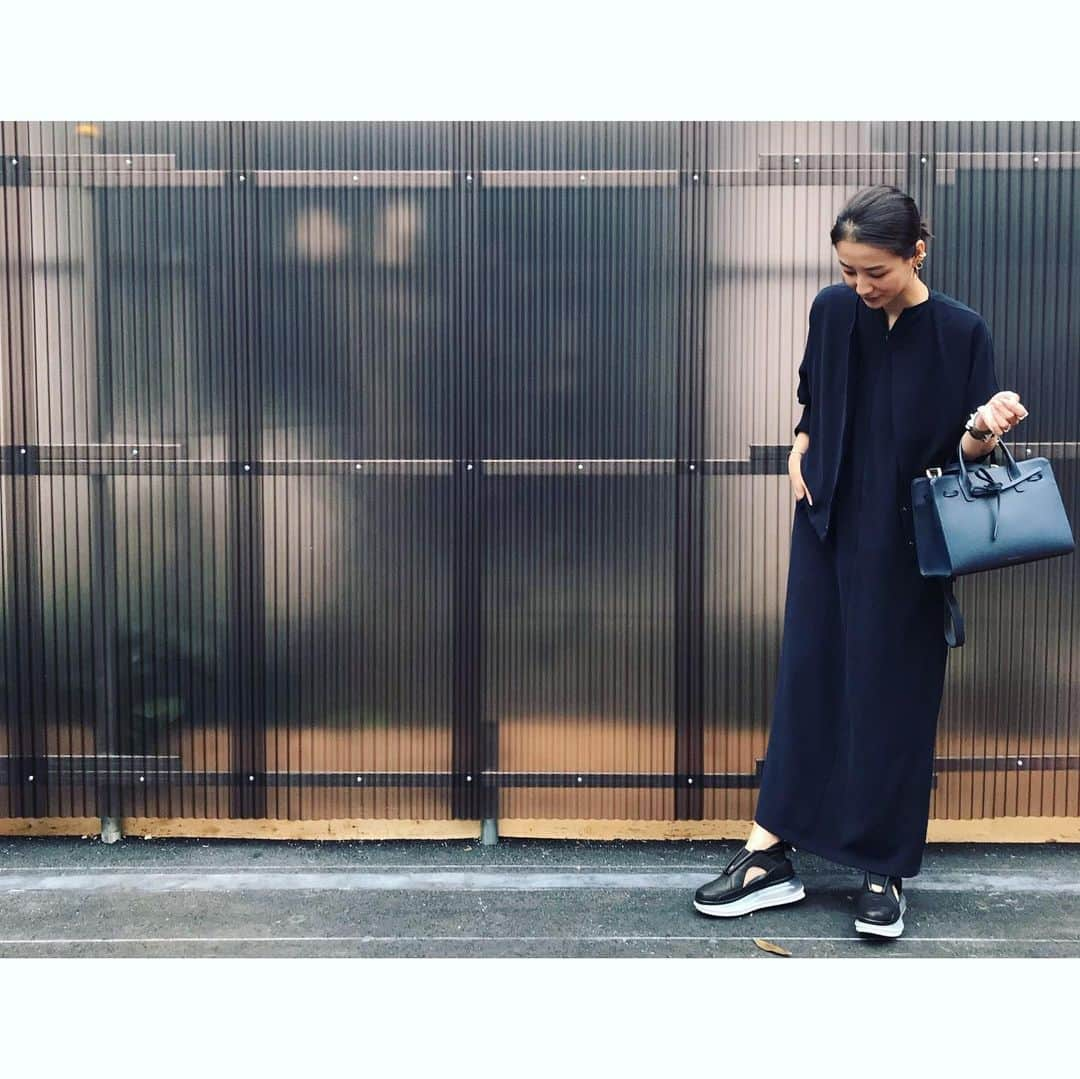 澤田泉美さんのインスタグラム写真 - (澤田泉美Instagram)「おろしたてのairMAXFF720👟 気分があがるーーーーー💕💕💕 そして、今日はこれから 年に一度の家族写真を撮りにいくよ〜👨‍👩‍👧‍👦🐕🐕🐈 #airMAX#720 #家族写真#撮影」6月23日 18時37分 - izumi.sawada