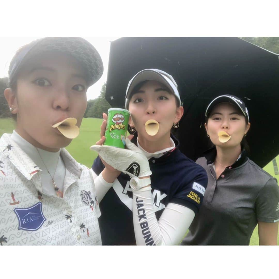 エイミー・コガさんのインスタグラム写真 - (エイミー・コガInstagram)「T12 at the Nichirei Ladies Open!💕 My 2nd biggest paycheck of the year! 💰Thank you to all the spectators, fans, sponsors, volunteers, and staff for making this tournament possible😆 #jlpga #nichireiladies #rainseason  はじめてのニチレイレディースはT12でした！💕 2しゅうかんぶりのよせんとおてうれしい😊 いつもたくさんのおうえんありがとうございます🤠 らいしゅうもがんばる！💪 #エイミーコガ #60台2回でたよー #雨 #雨 #雨」6月23日 18時48分 - eimango