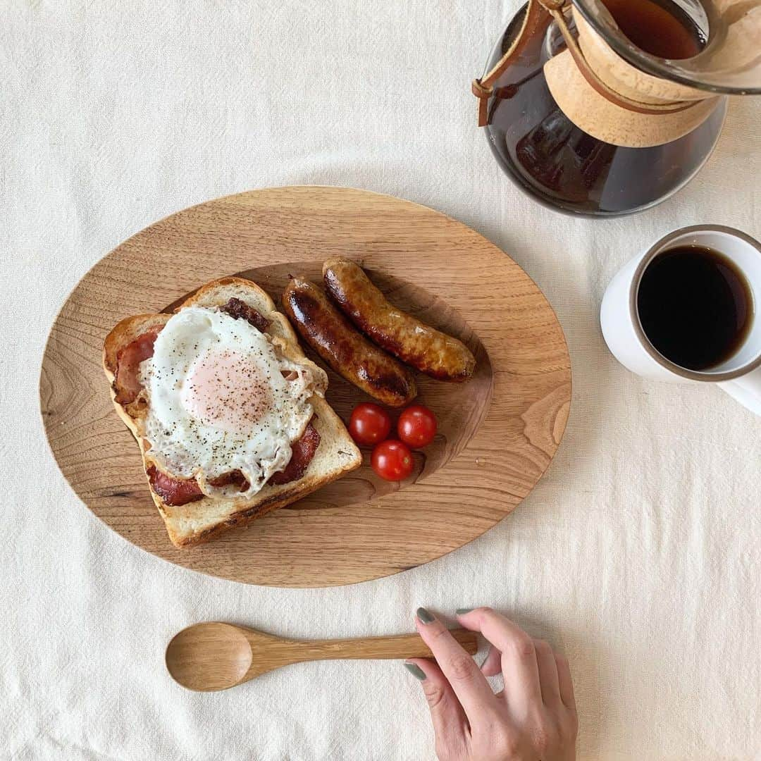 石田一帆さんのインスタグラム写真 - (石田一帆Instagram)「. 朝ごはん。 . キャンプ用にと買っておいた肉厚の食パン。 大雨のため即撤収したのでおうちで🍞☁️ . ふわふわ食パンと半熟たまごの組み合わせ 好きでしかないです😔♡ . #morning#oneplatebreakfast#oneplate#breakfast#ouchigohan#cooking#foodie#food#ラピュタパン#ワンプレートごはん#ワンプレート朝ごはん#ワンプレートごはん#朝ごはん#おうちごはん#お家ごはん」6月23日 19時32分 - ishidakazuho