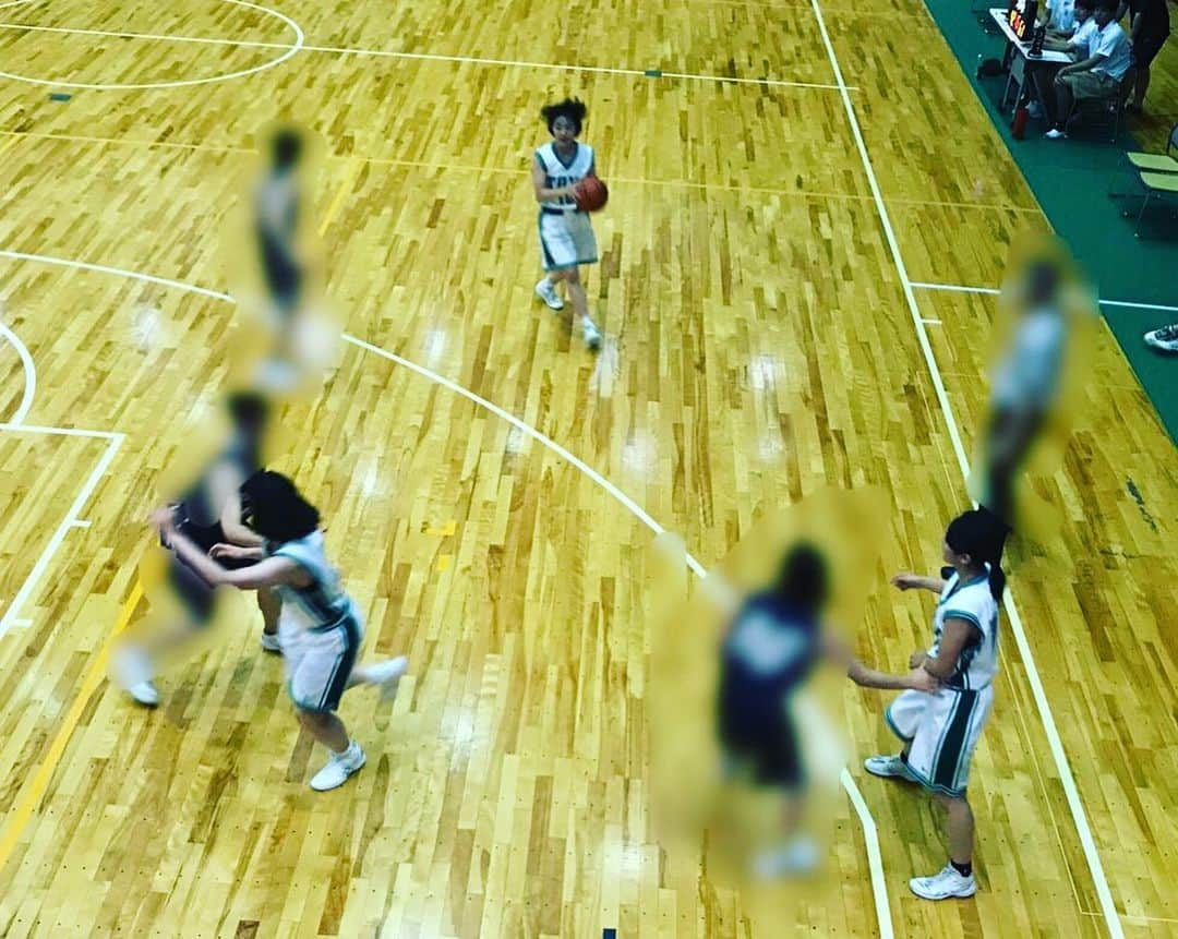 東洋医療専門学校さんのインスタグラム写真 - (東洋医療専門学校Instagram)「☺︎☺︎☺︎ . ＼🏀女子バスケットボール部⛹️‍♀️／ . 本日、女子バスケ部の試合がありました❗️ 結果は…85-54で勝利🙌❣️ やりましたーーー✊ . 新しくメンバーとして1年生もたくさん加わった女子バスケ部⛹️‍♀️ これからもみんなで頑張ってね😆✨ 目指せ全国❗️💪 . #東洋医療専門学校 #東洋のぞき見  #女子 #バスケ部 #🏀 #⛹️‍♀️ #バスケットボール . #試合 は #見事 #勝利 #みんな #お疲れさま！#次の試合も #ファイト #今日は #ゆっくり #休んでね #目指せ #全国大会！ . #東洋 #医療 #専門学校 #新大阪 #歯科技工士 #救急救命士 #鍼灸師 #柔道整復師 #楽しい学校生活」6月23日 19時37分 - toyo_medical_college