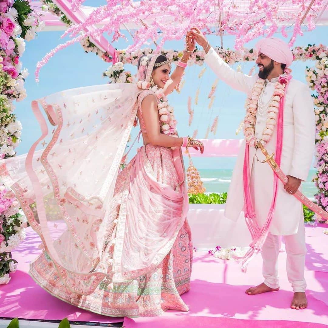 Indianstreetfashionさんのインスタグラム写真 - (IndianstreetfashionInstagram)「All shades of pink 🌺 🌸 and all kinds of lovely .. this @anitadongre bride looks like a heavenly dream 😍 #indianstreetfashion #indianwedding  #wedding #weddingsofinstagram #instawedding  #indianwedding #bridesofindia #bridesofinstagram #indianbridaloutfit #weddinglook  #bridallook #bridestyle #weddingtrend #trend #bridaljewelry #jewellery #weddinginspo #weddingplanner #weddingblogger #weddingplanner #destinationwedding」6月23日 19時58分 - indianstreetfashion