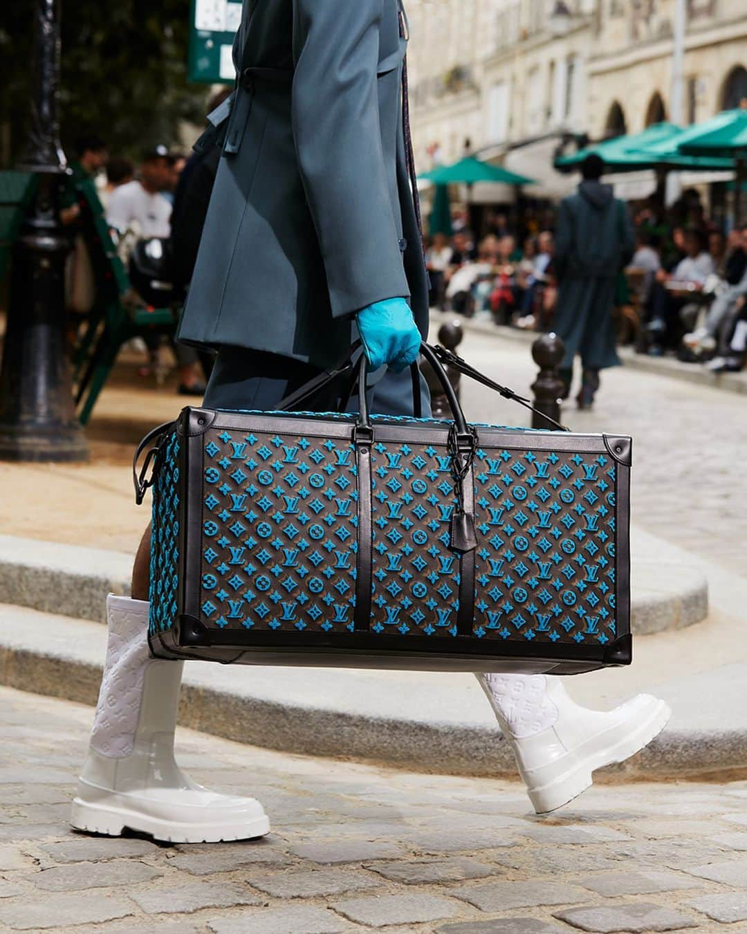 ルイ・ヴィトンさんのインスタグラム写真 - (ルイ・ヴィトンInstagram)「#LVMenSS20 New takes on familiar forms. A Trunk Keepall and a Backpack Soft Trunk from #VirgilAbloh’s latest #LouisVuitton Collection. Watch the show at louisvuitton.com」6月23日 19時51分 - louisvuitton