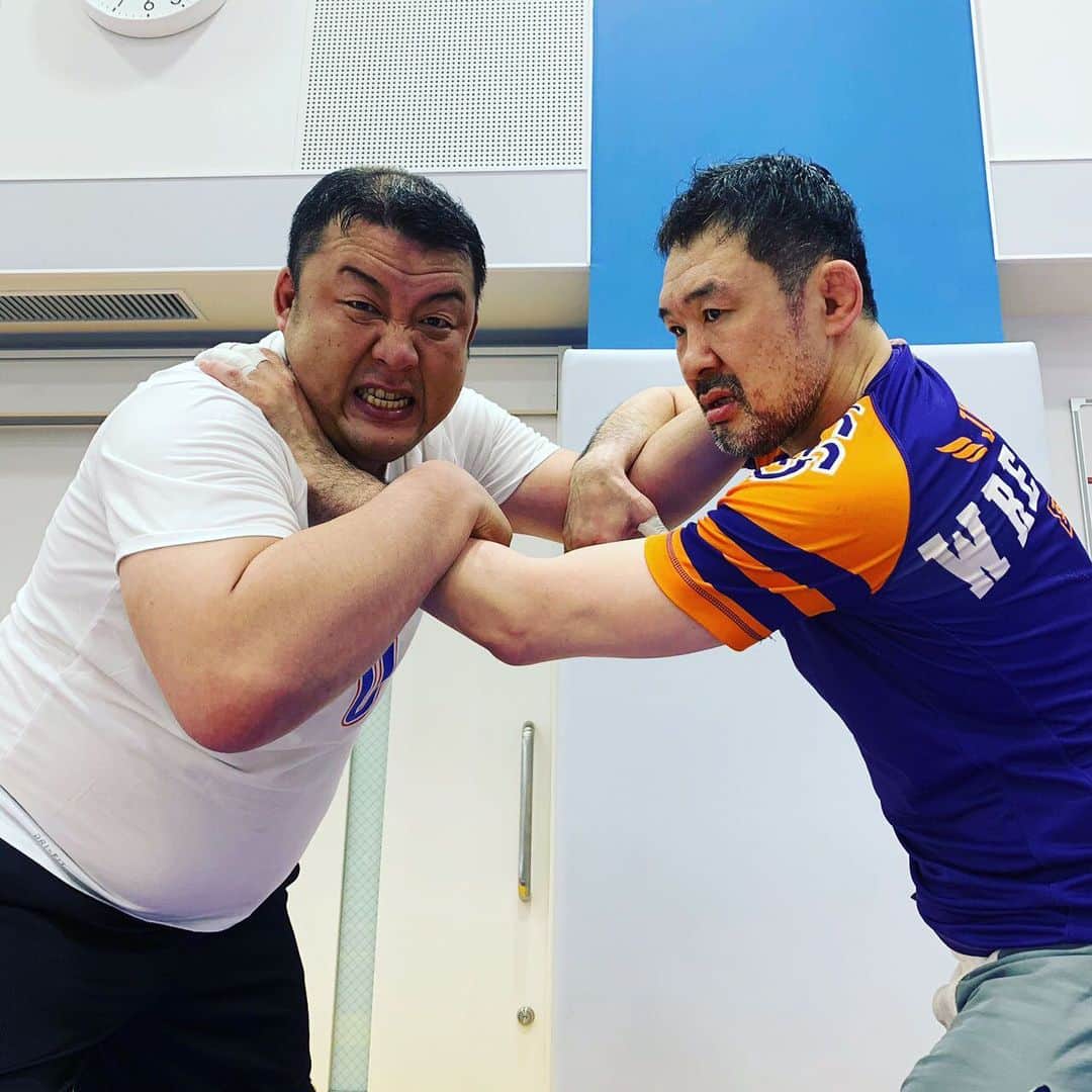 のインスタグラム：「. 【Training】 . 今日は起きれた🙌 130kgは重かったあ。 . #sakuraba #training」